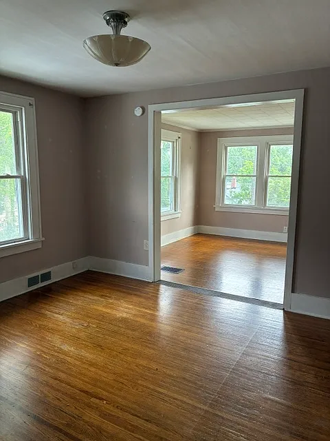 80 Middlesex Rd — Photo 3
