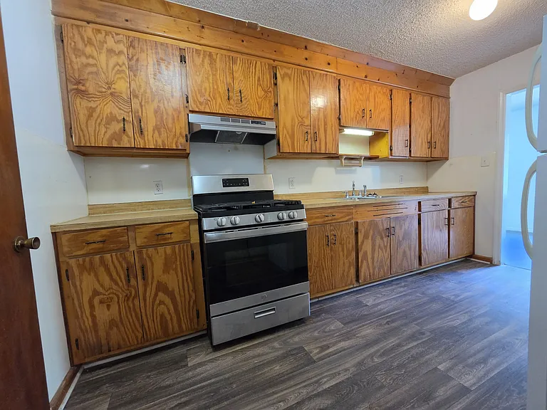 2439 Yates Dr — Photo 4