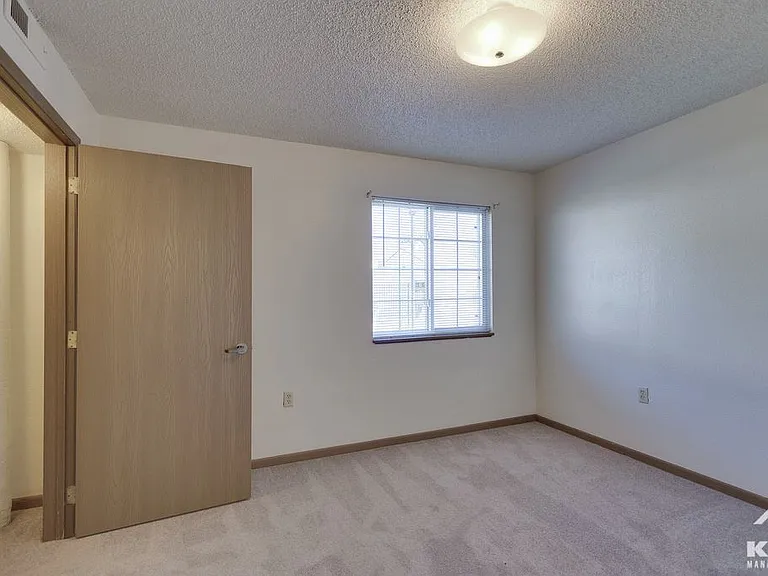 Walnut River Residences — Photo 16