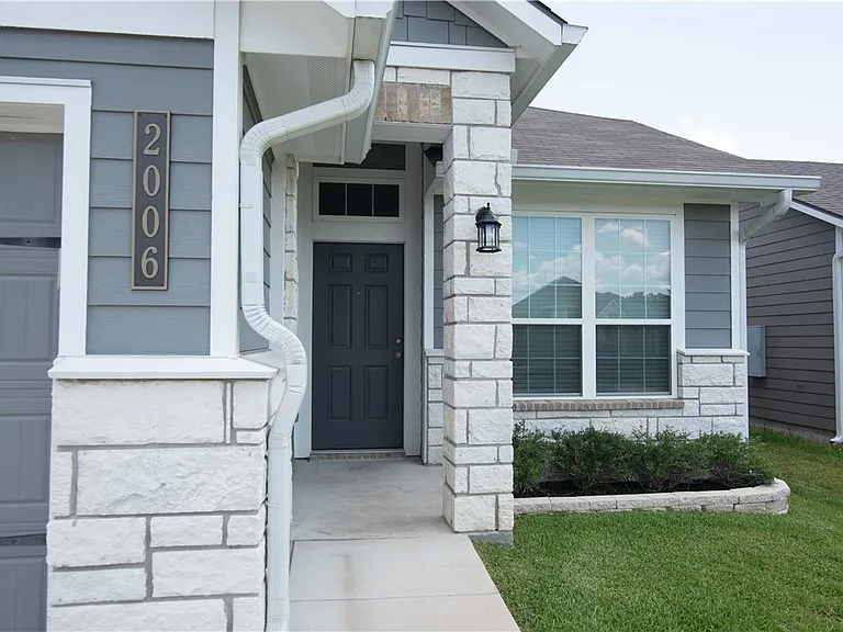 2006 Kathryn Dr — Photo 2