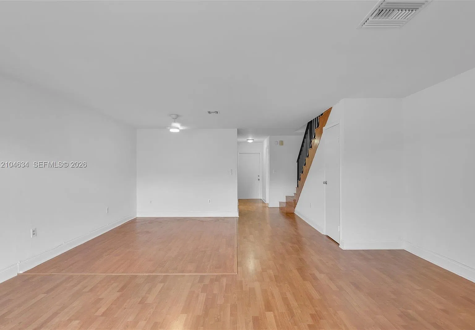 Kendale Lk Townhouse Cond — Photo 4