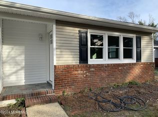 1 Willoughby Ct, Toms River, NJ