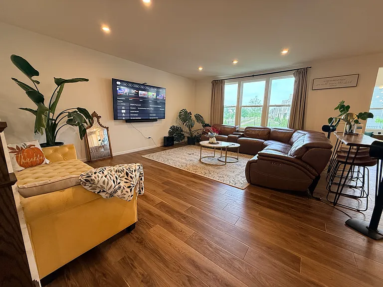 2984 Stonecrop Dr — Photo 8