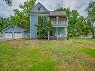 322 E Main St, Pilot Point, TX 76258