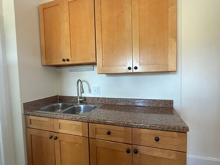 275 Parkview Ave #275 — Photo 6