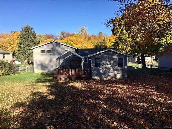 3rd image of 316 Crestwood Dr