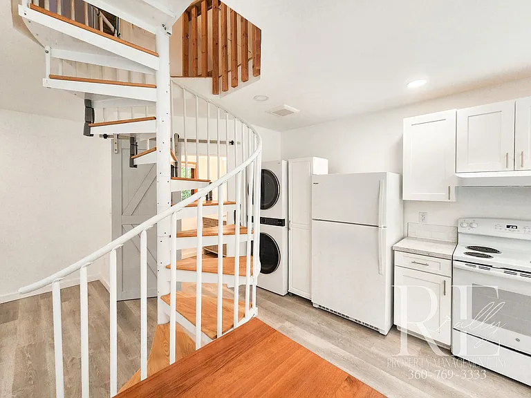 9053 Sunset Ln NW — Photo 5