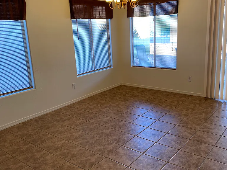 610 S Amante Dr — Photo 3