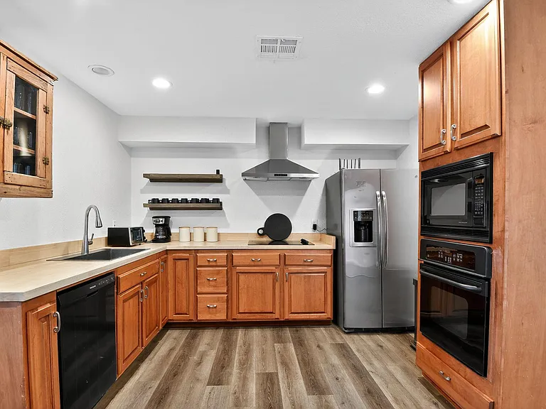W Villa Theresa Dr — Photo 9
