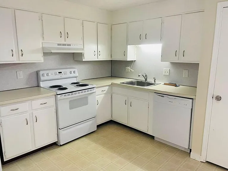 300 Codman Hill Rd #1C — Photo 7