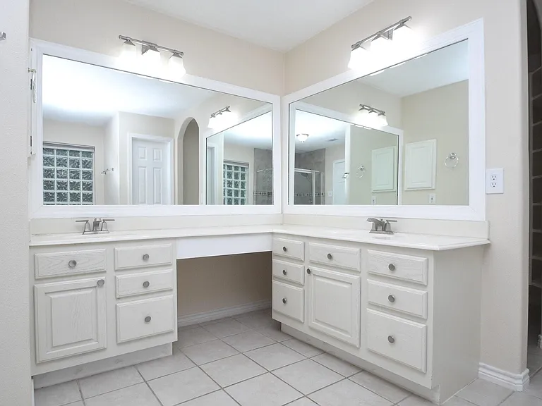 10430 Sanibel Falls Ct — Photo 17