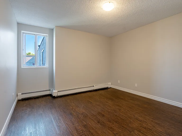 849 Devine St — Photo 17