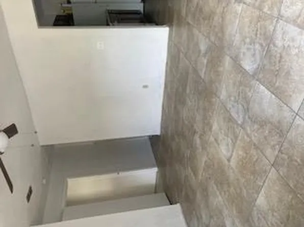 8718 N 15th St #B, Tampa, FL 33604