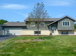 531 N Sycamore St, Hinckley, IL 60520