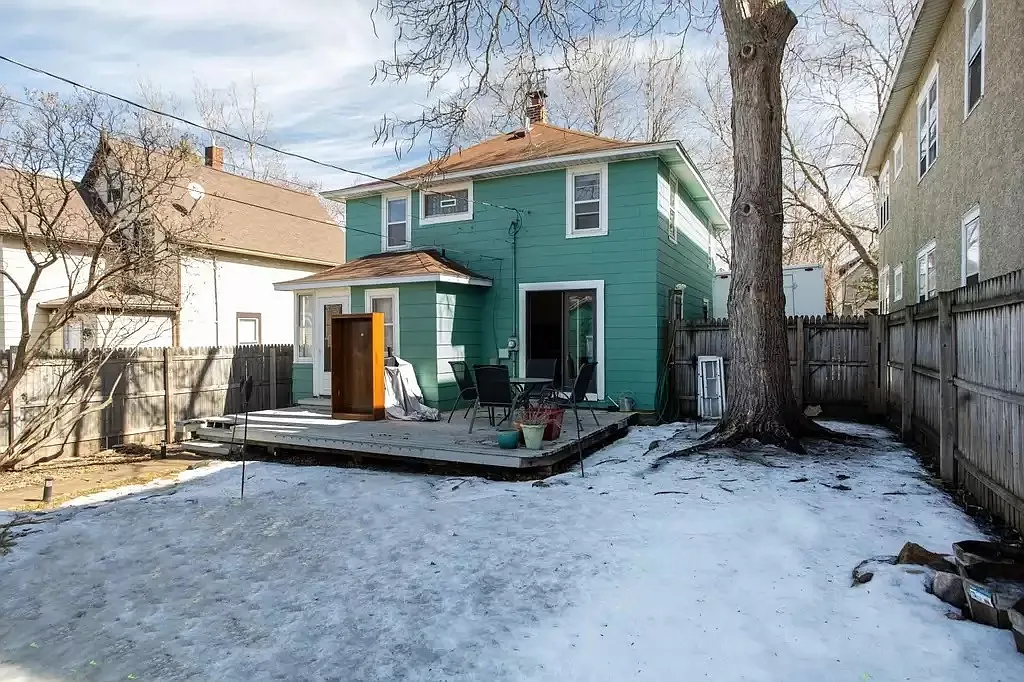 4 bed, 1.5 bath, $2,600 — Photo 2