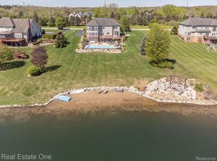 3125 Bradford Ct, Milford, MI