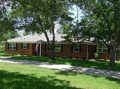 1st image of 804 Tanglewood Dr