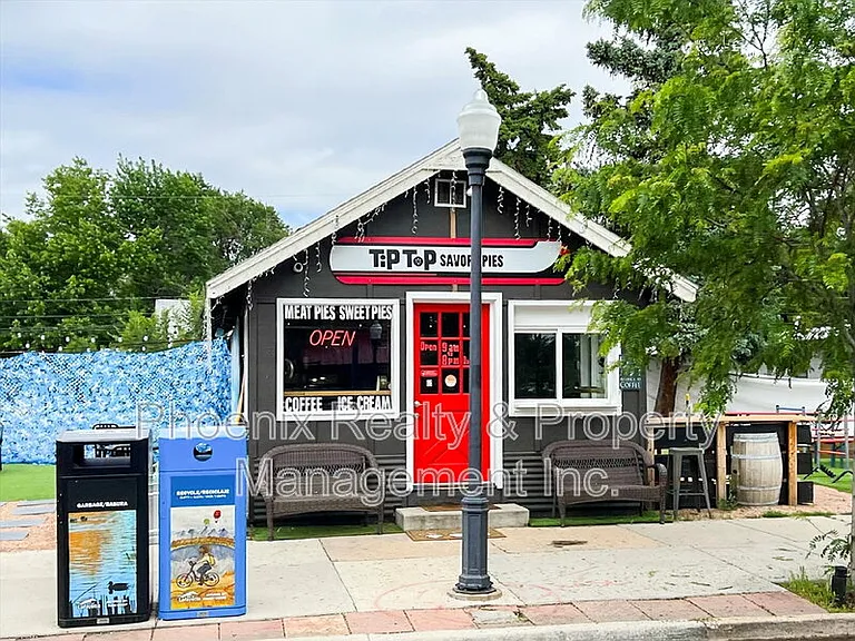 211 E Geneseo St — Photo 27