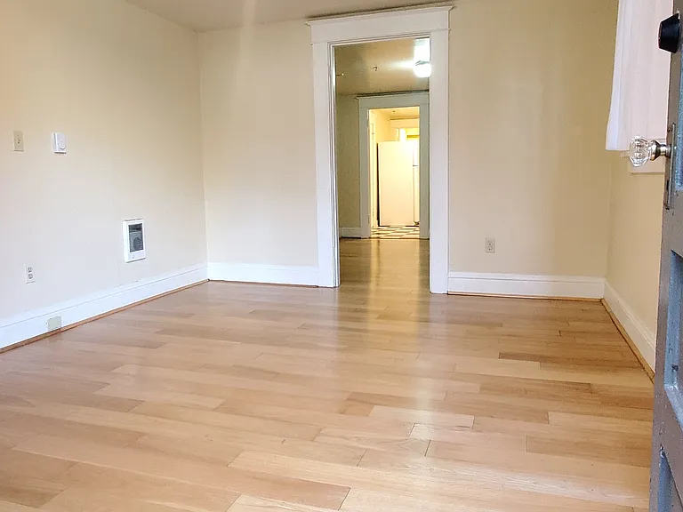 2068 NW Flanders St #8 — Photo 6