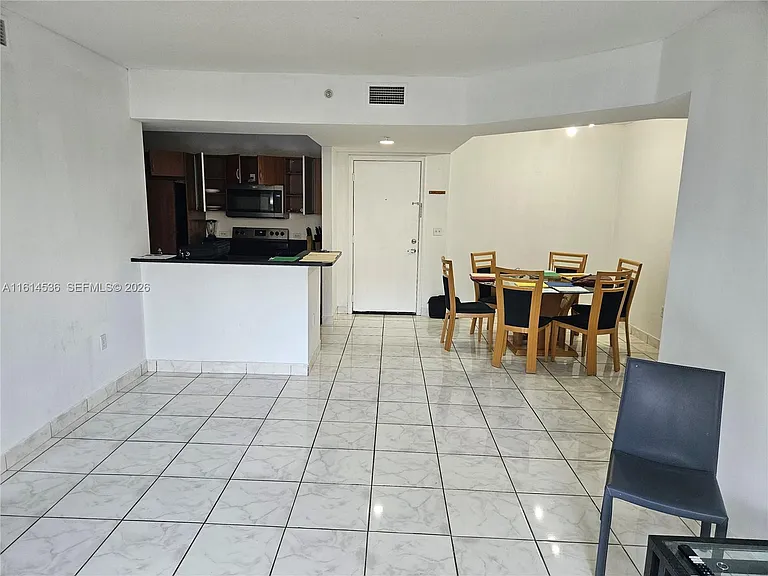 2775 Ne St #187 — Photo 32