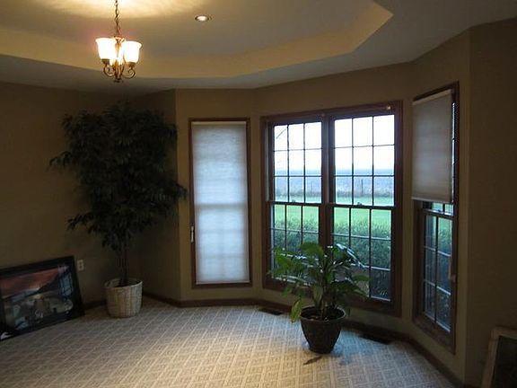 3rd image of 615 Indian Creek Dr