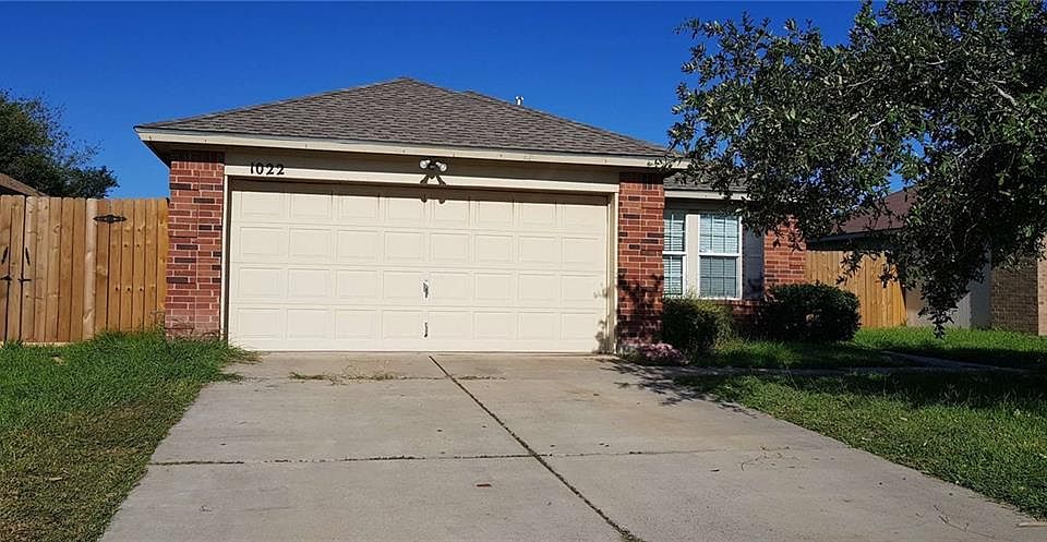 1st image of 1022 Sacramento Dr