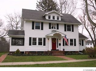 122 Montclair Dr, Rochester, NY 14617