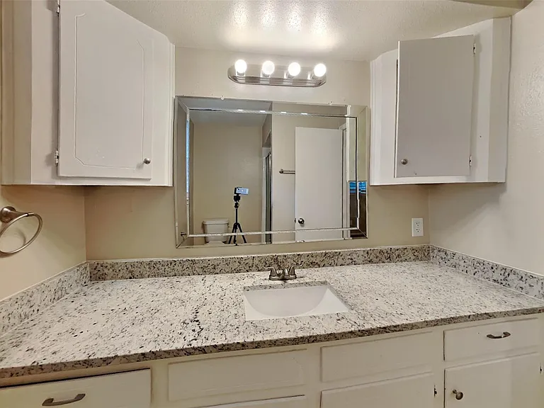 3202 Vandyke Dr — Photo 9