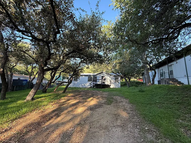 532 Grandview Bnd — Photo 17