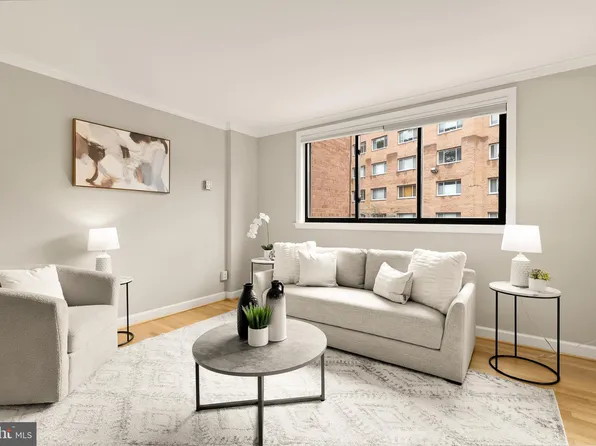 2725 39th St NW APT 309, Washington, DC 20007