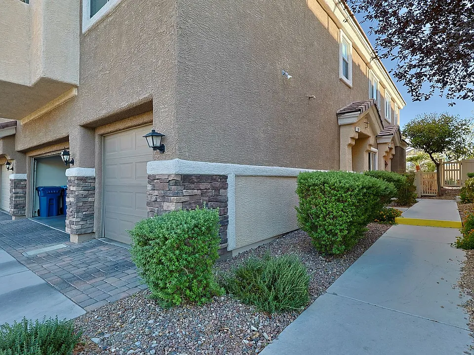 9125 Camp Light Ave #101