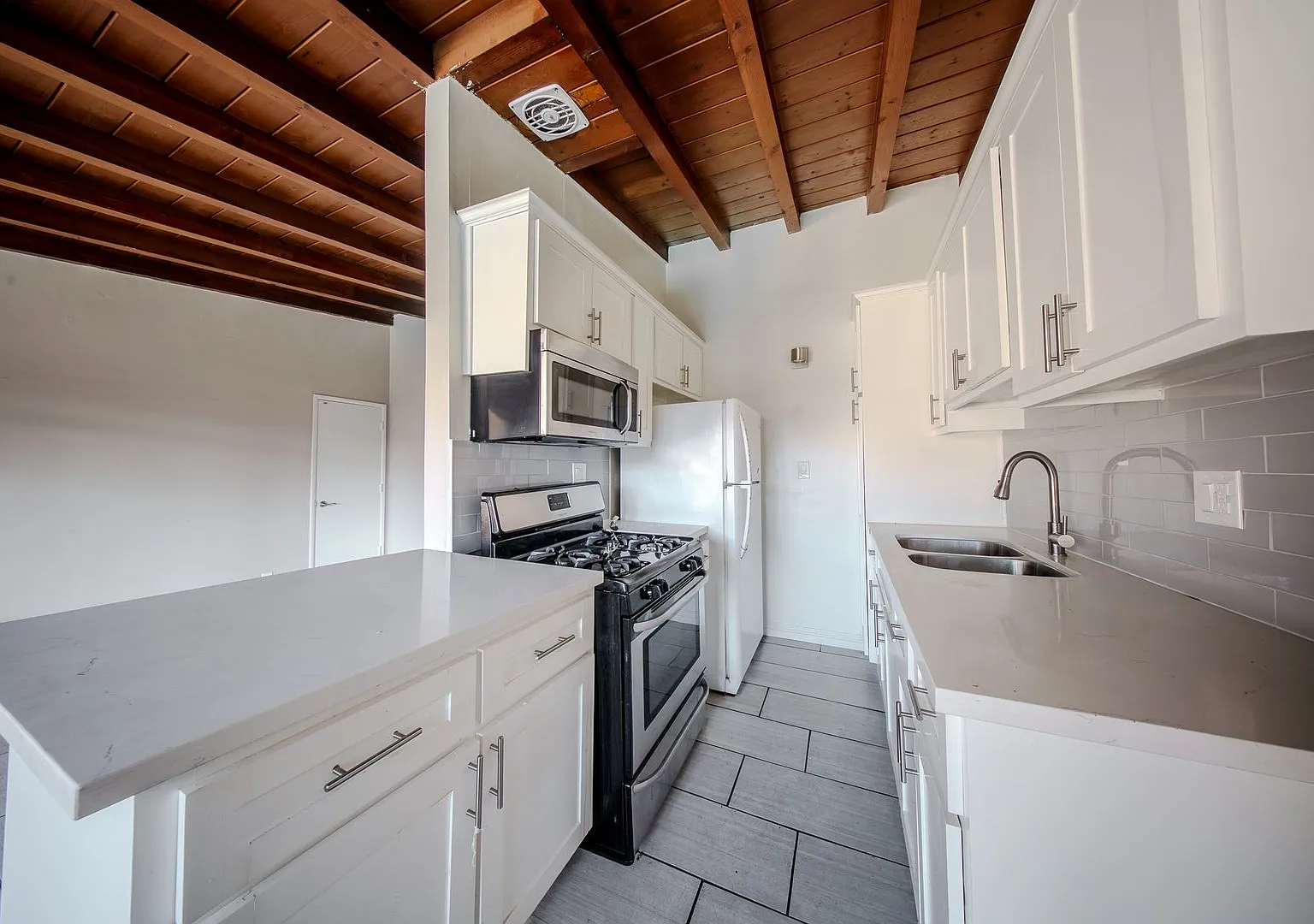 1445-1501 E. 4th St. — Photo 3