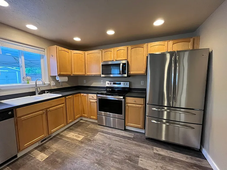 8642 NE Barberry Dr — Photo 8