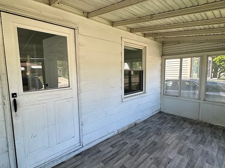 8120 Jewett Ave — Photo 2