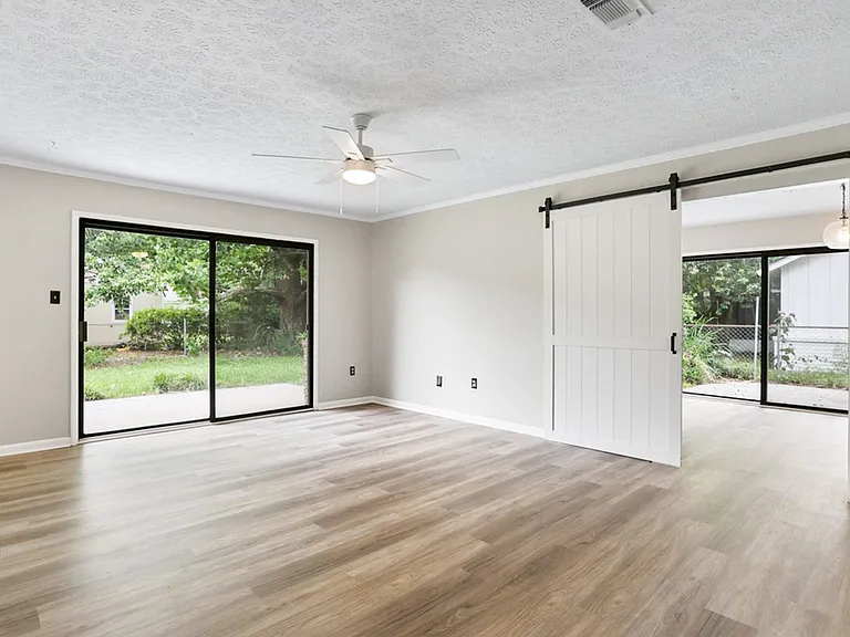 3 Oxford Ct — Photo 23