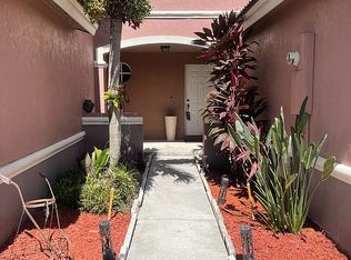 16437 SW 68th Ter, Miami, FL 33193