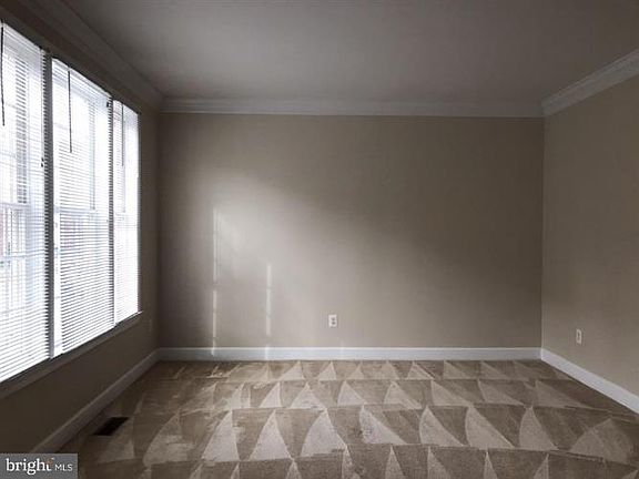 4th image of 1023 Crestfield Dr