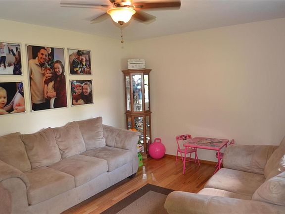 3rd image of 3791 Geraldine Ave