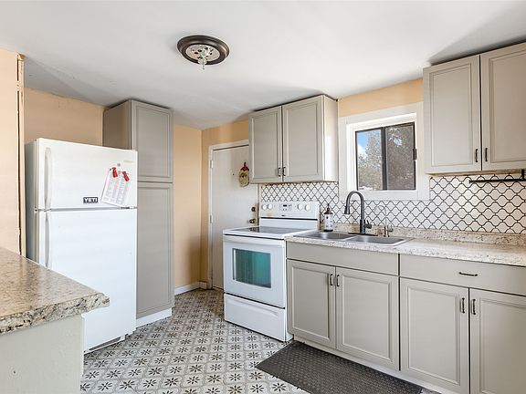 3rd image of 704 Loring Ave