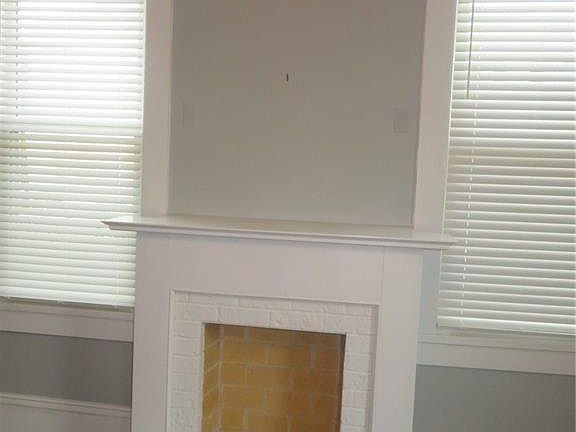 4th image of 2234 Marengo St
