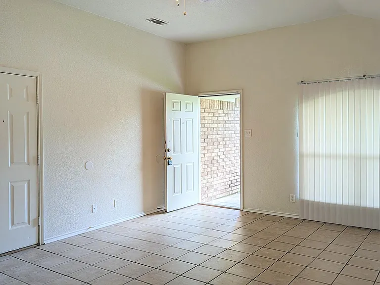 210 Dale Earnhardt Dr #B — Photo 6