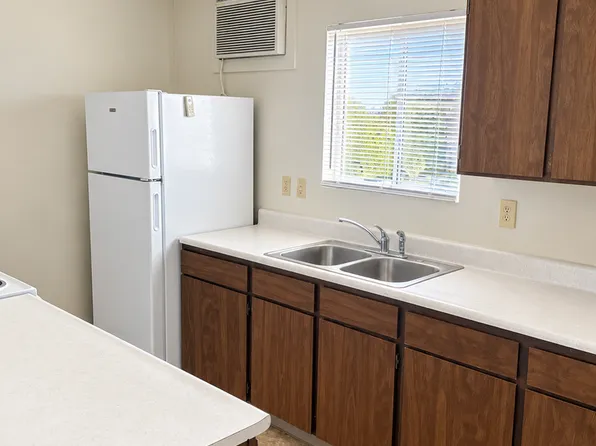 1047-1067 Liberty Street, 1047-1067 Liberty St, Redding, CA 96001