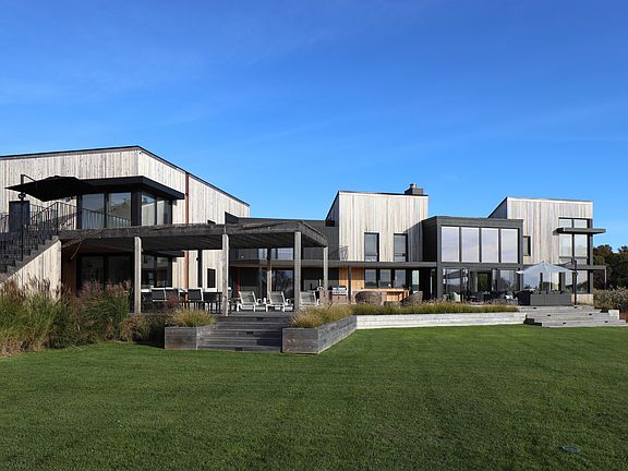 5th image of 64 Peconic Bay Ave