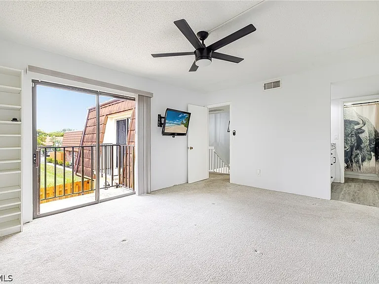 1418 Park Shore Cir #3 — Photo 12