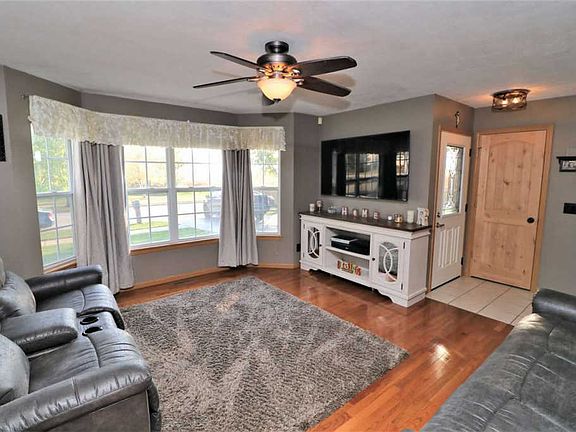 5th image of 8290 Macintosh Ln