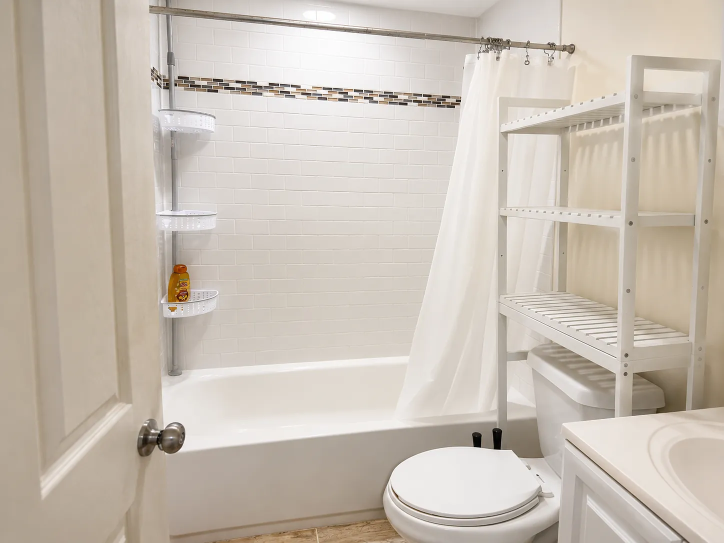 2 bed, 900 sqft, $3,650 — Photo 1
