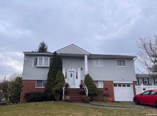 2520 Enid Ct, Baldwin, NY 11510
