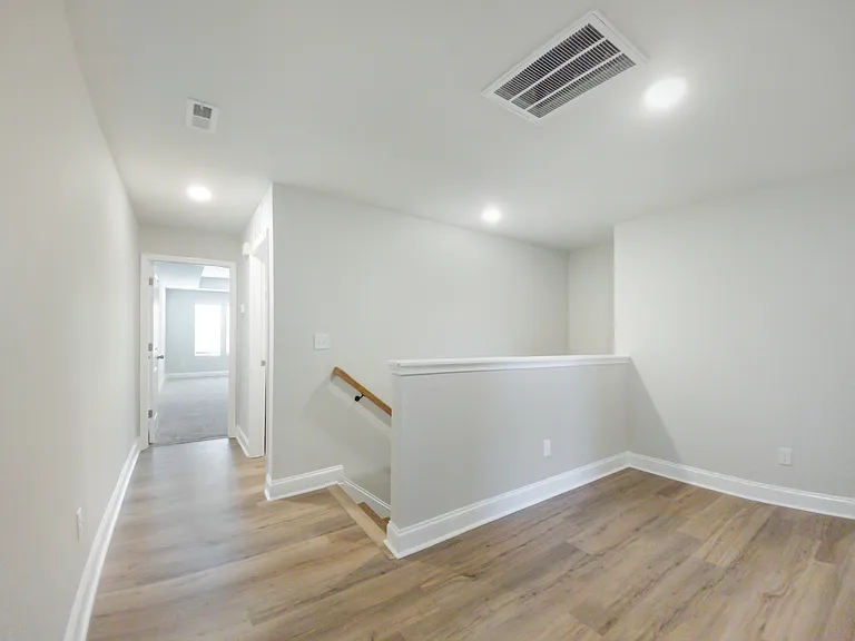 1839 Catawba Ave — Photo 12