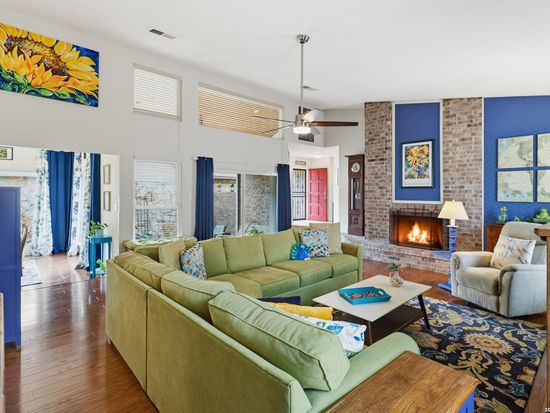 121 Sunrise Canyon, Universal City, TX 78148