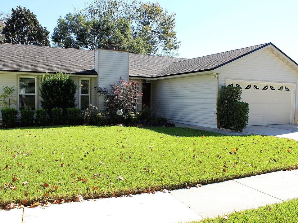 1st image of 2051 Oak Water Dr